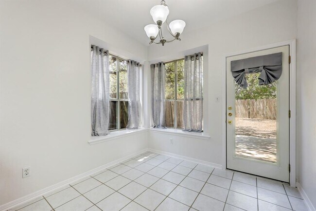 Building Photo - 6516 Clairmont Dr