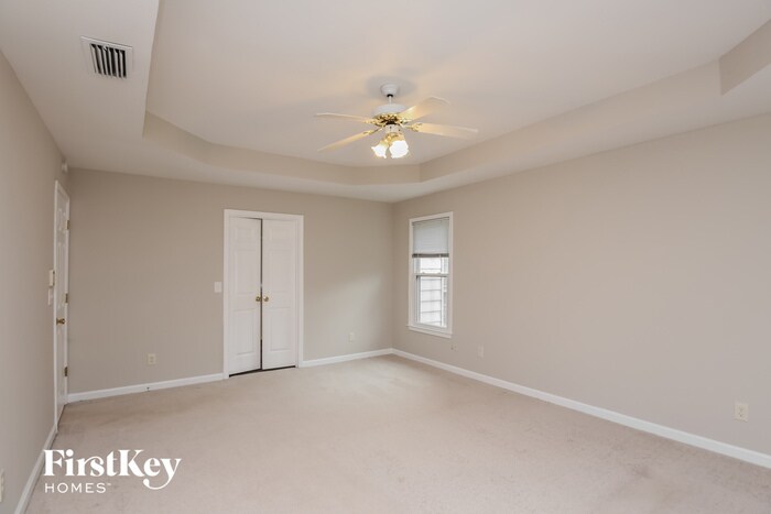 Building Photo - 3215 Maple Terrace Dr