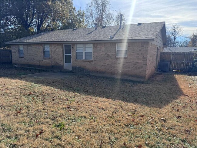 Building Photo - 1009 Lapwing Rd