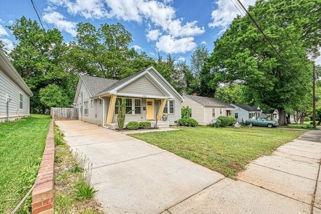 Building Photo - Charming 3BD/2BA Bungalow in Druid Hills!