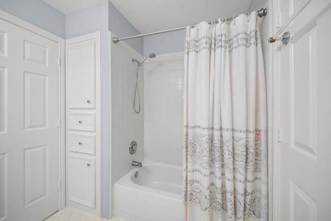 Building Photo - 3622 Springhill Ln