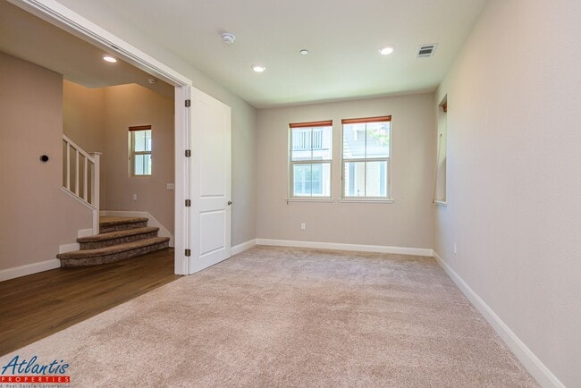 Building Photo - Gorgeous Home | Designer Materials | Desirable Location