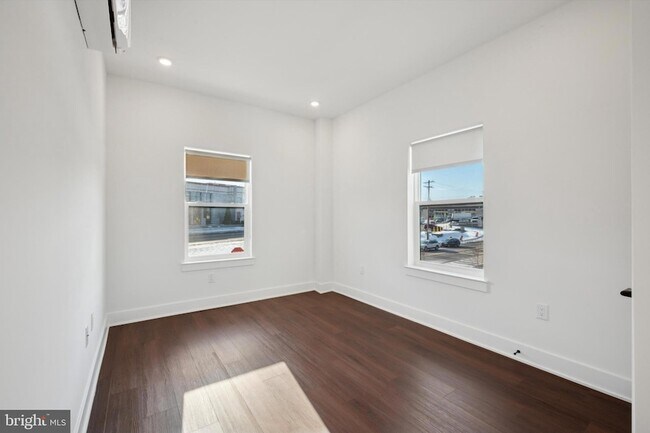 Building Photo - 501 Washington Ln