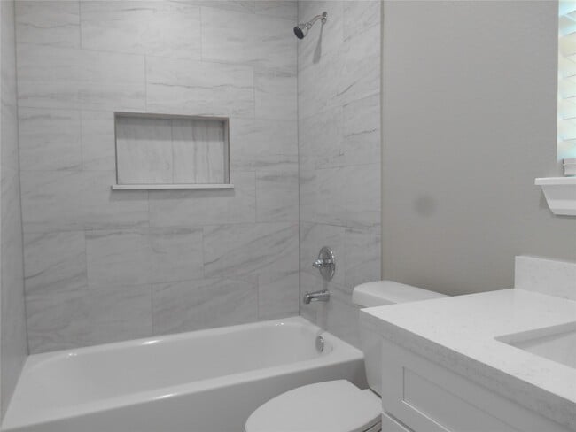 Building Photo - 1547 Greenfield Rd