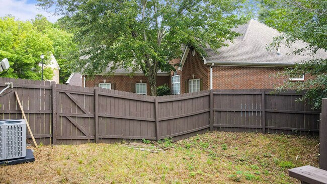 Building Photo - 164 Village Ln