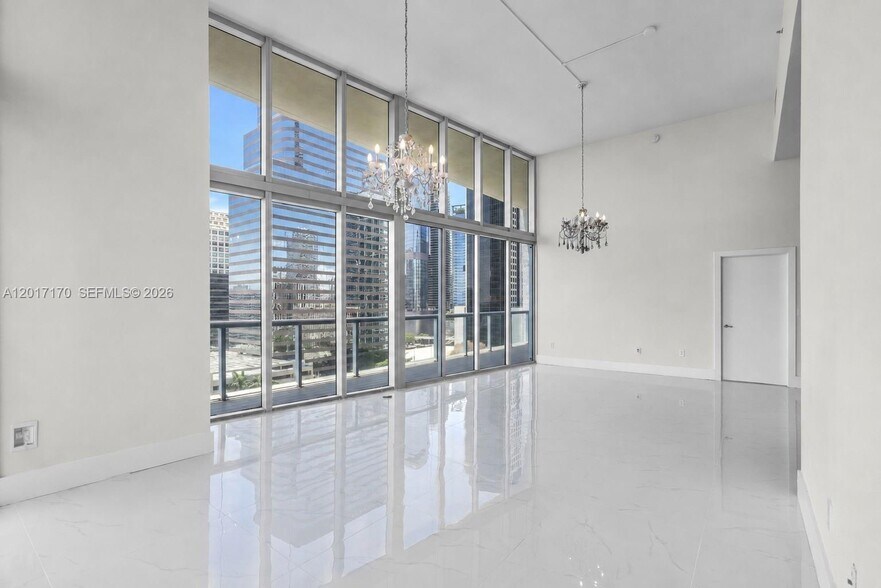 Building Photo - 495 Brickell Ave