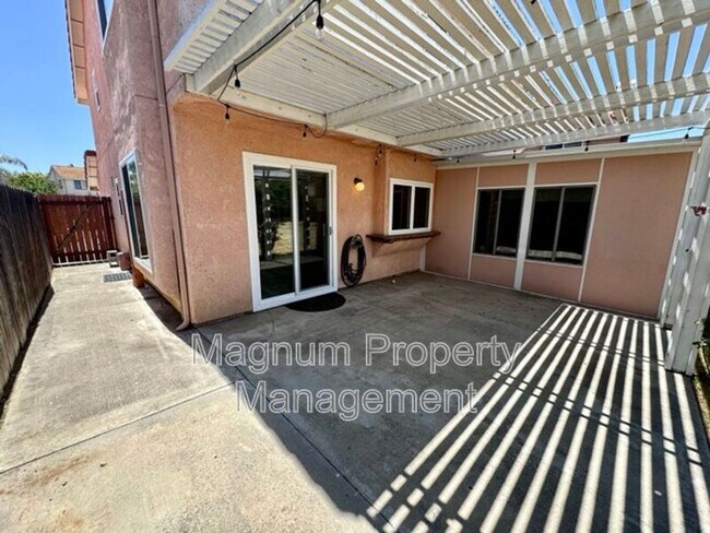 Building Photo - 39739 Creative Dr