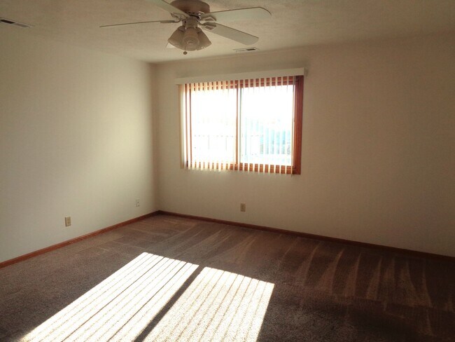 Building Photo - 5428 W Redberry Ln