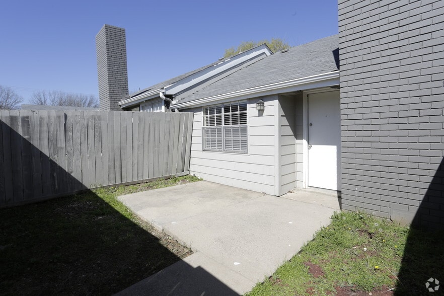 Parkwyn Townhomes 4401 Glenview Ct North Richland Hills TX 76180