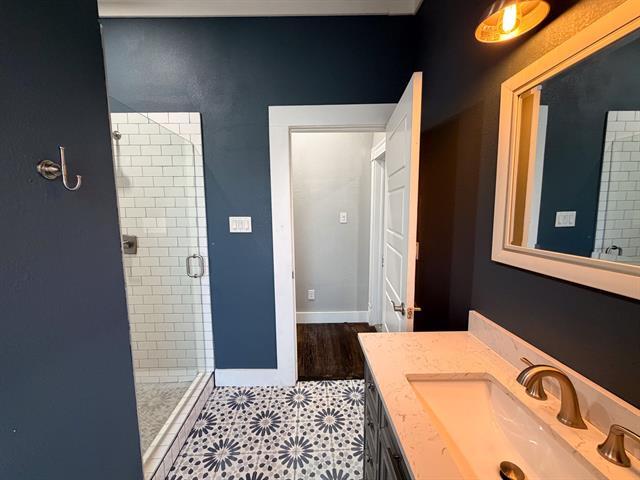 Building Photo - 405 E Denton St