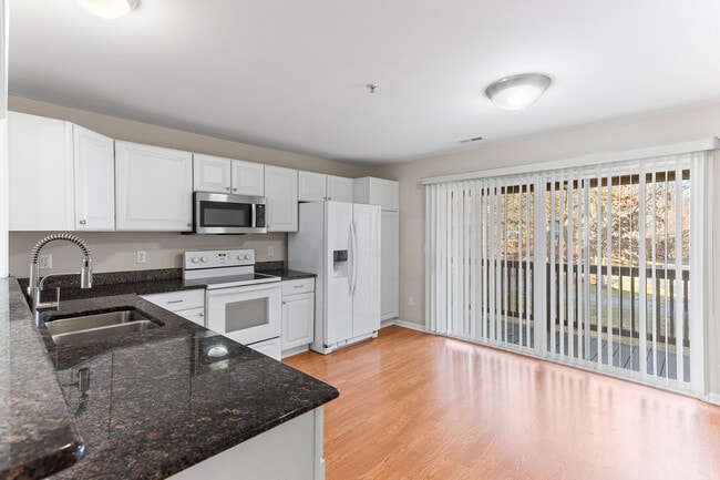 Building Photo - 28471 Carlton Way Dr