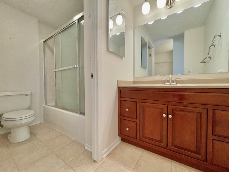 Building Photo - 12900 W Heiden Cir