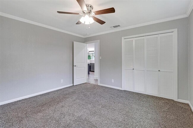 Building Photo - 13201 Fawn Valley Dr