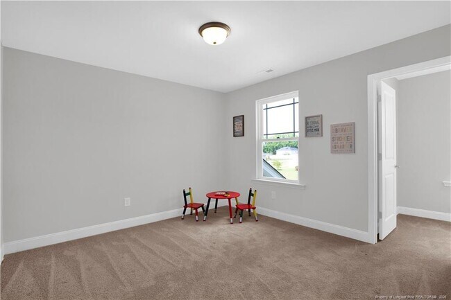 Building Photo - 66 S Hawks Rdg Ln