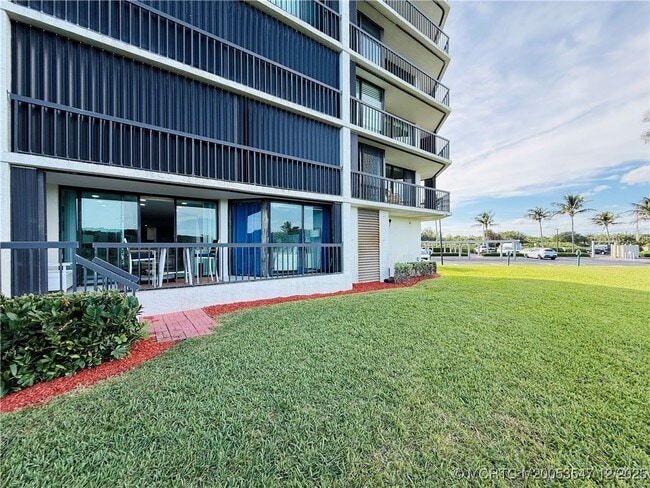 Building Photo - 8800 S Ocean Dr