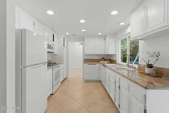 Building Photo - 1239 Honeysuckle Ct