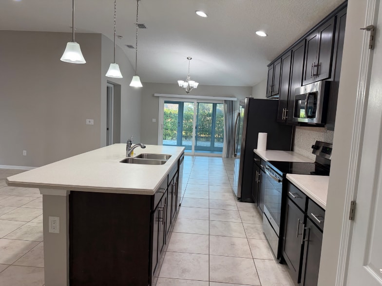 Building Photo - 94003 Woodbrier Cir