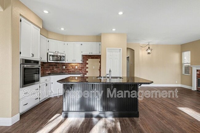 Building Photo - 30783 Medinah Way