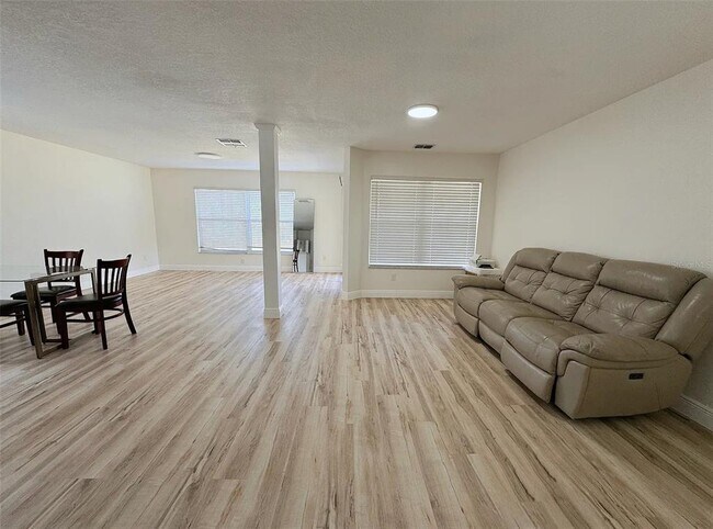 Building Photo - 15345 Harrowgate Way