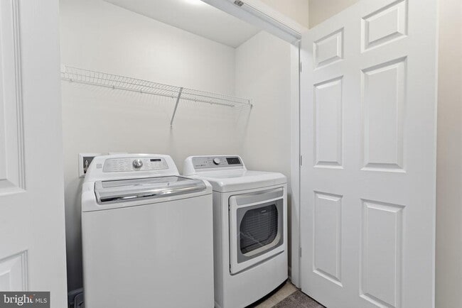 Building Photo - 637 Diamondback Dr