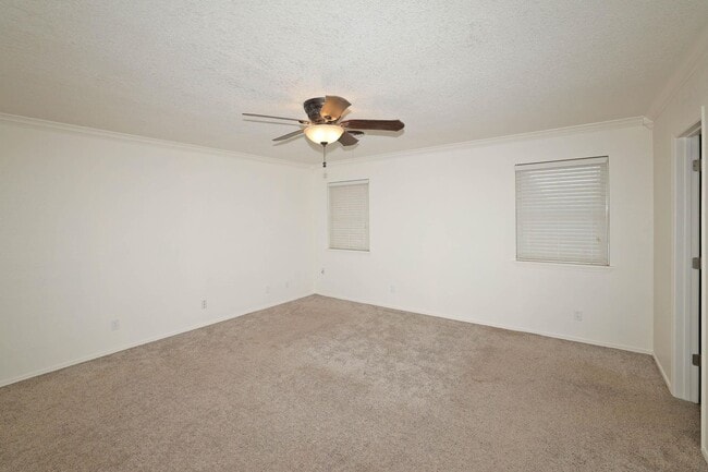 Building Photo - Beautiful 4 bedroom rental in Puckett West!