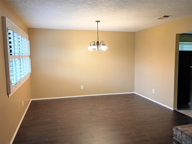 Building Photo - 21406 Golden Dove Dr