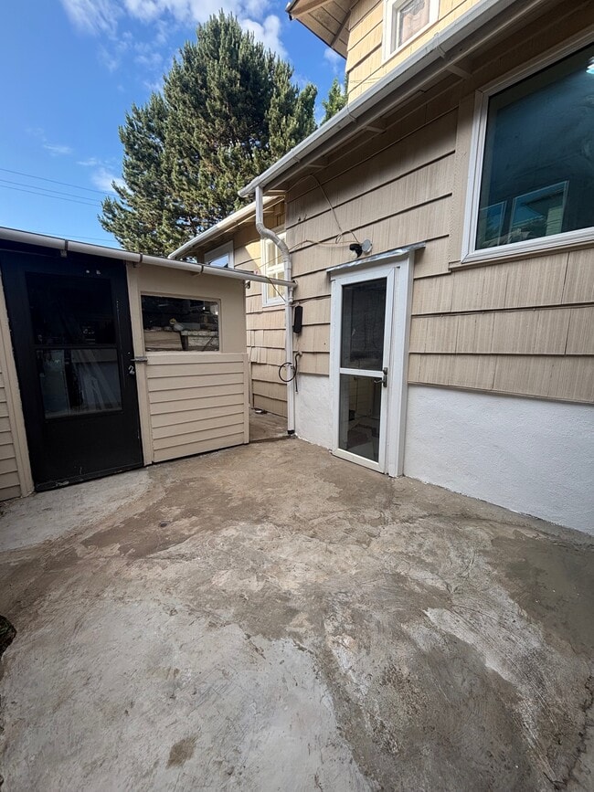 Building Photo - 2515 SE 28th Pl