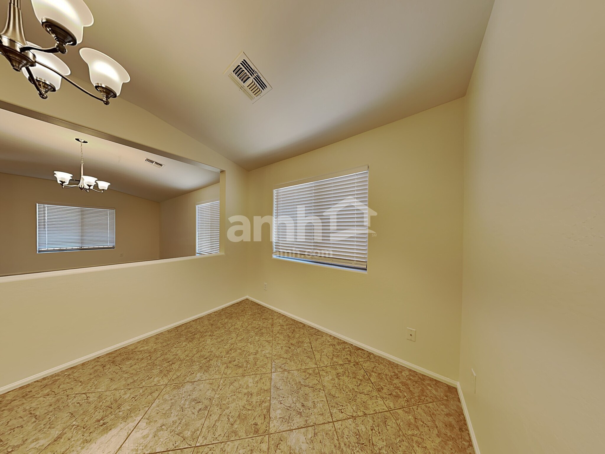 Building Photo - 3933 E Mica Rd