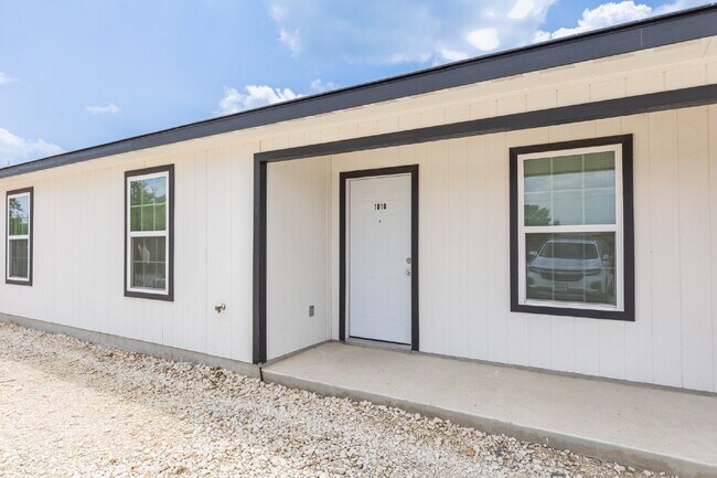 Building Photo - 1010 Co Rd 4516