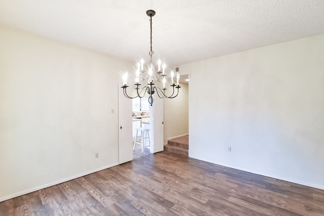 Building Photo - Luxury Living on Lake Arlington