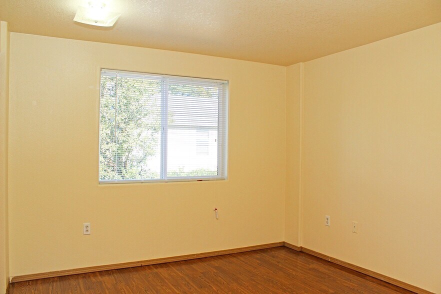 Building Photo - 3548 SE 119th Ave