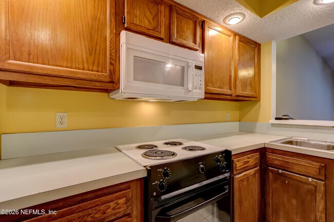 Building Photo - 3476 Raymur Villa Dr