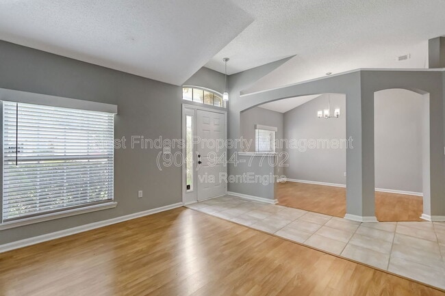 Building Photo - 9642 Pritmore Rd E