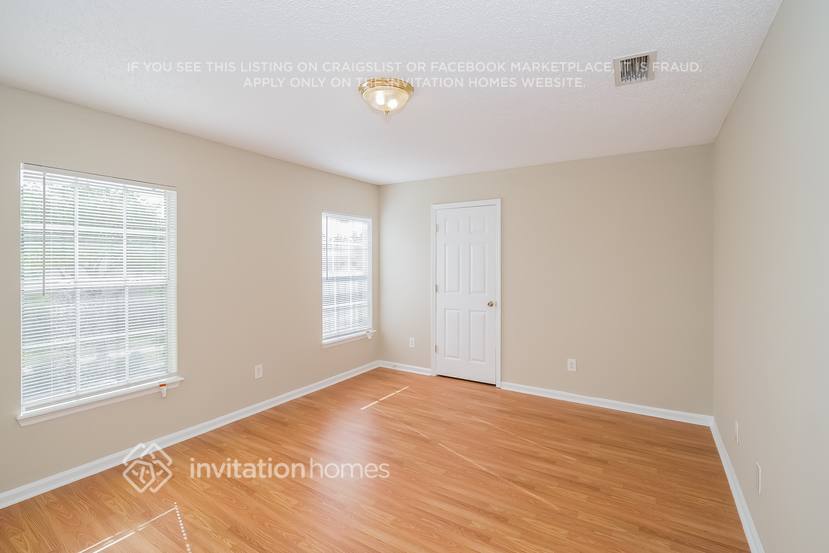 Building Photo - 1656 Hawkins Cove Dr E