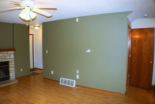 Building Photo - 1206 Mormon Trek Blvd