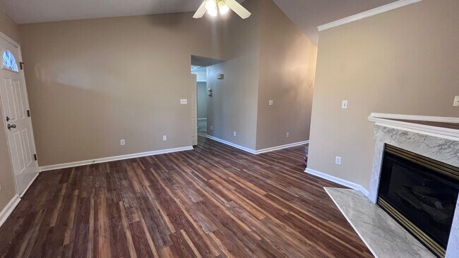 Building Photo - 212 Walnut Creek Dr