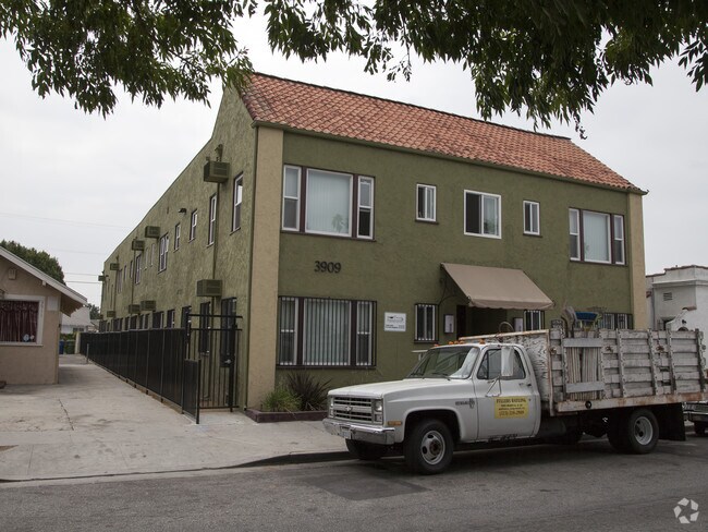 Building Photo - LA PRO II Apartments