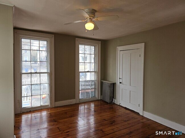 Building Photo - 19 Howard Ave