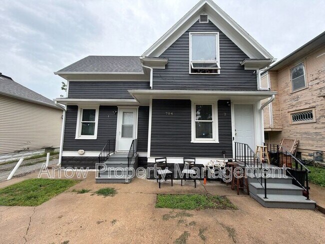 Building Photo - 704 N 26th St