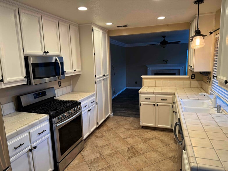 Building Photo - 6320 Di Lusso Dr