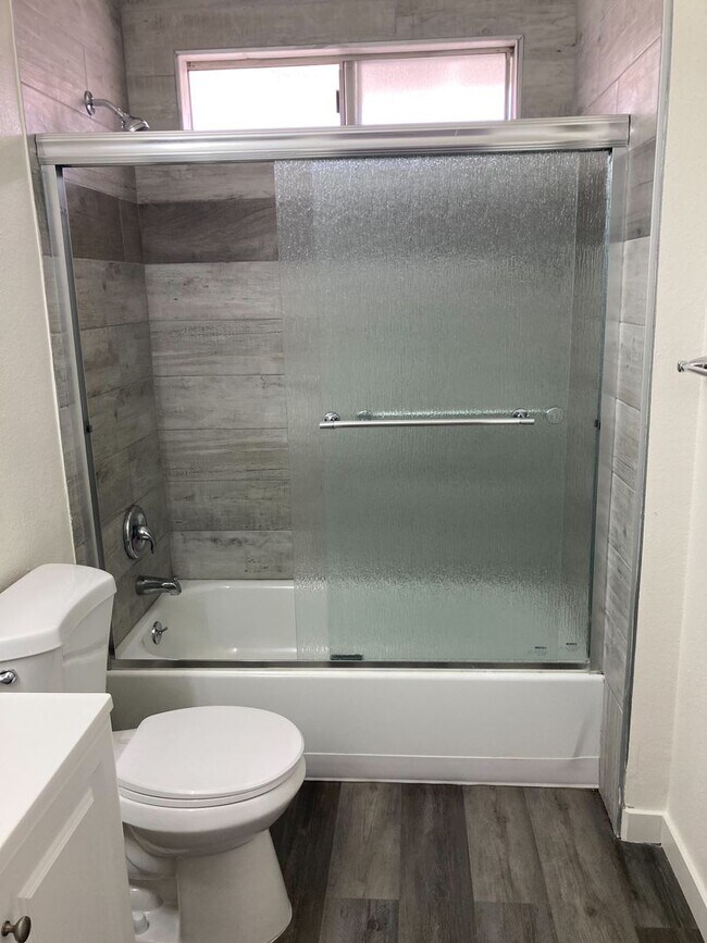 Building Photo - Beautiful 3 Bedroom Unit in Placentia