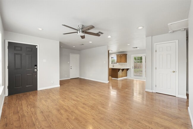 Building Photo - 1850 Libbey Dr