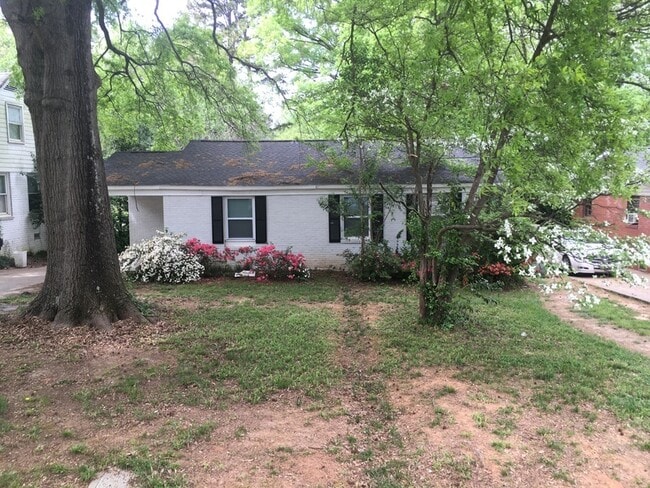 Building Photo - Noda East - 4207 Dinglewood Avenue