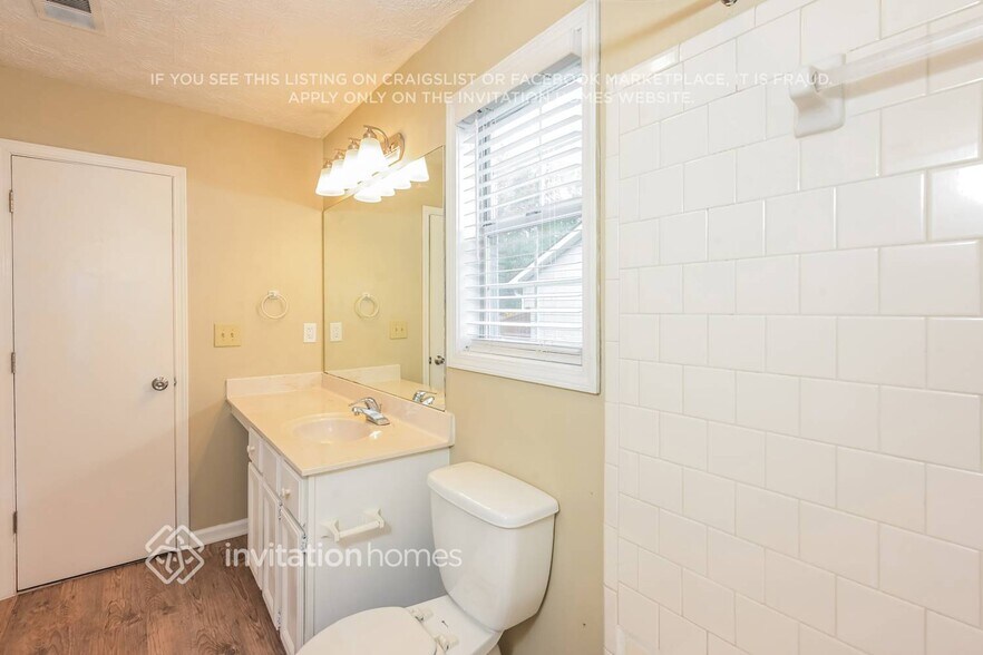 Building Photo - 1210 Opal Cir