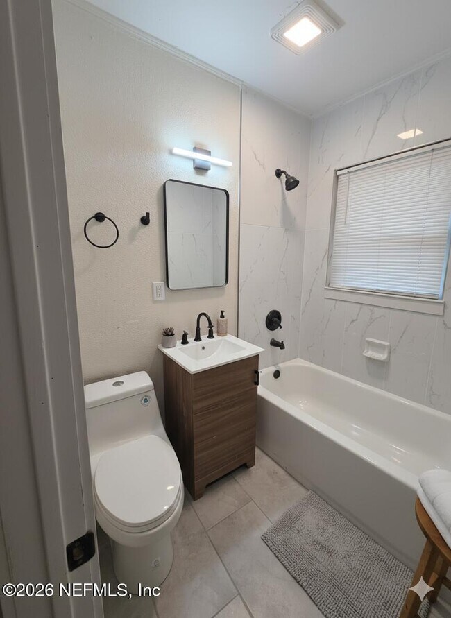 Building Photo - 1857 Brookview Dr S