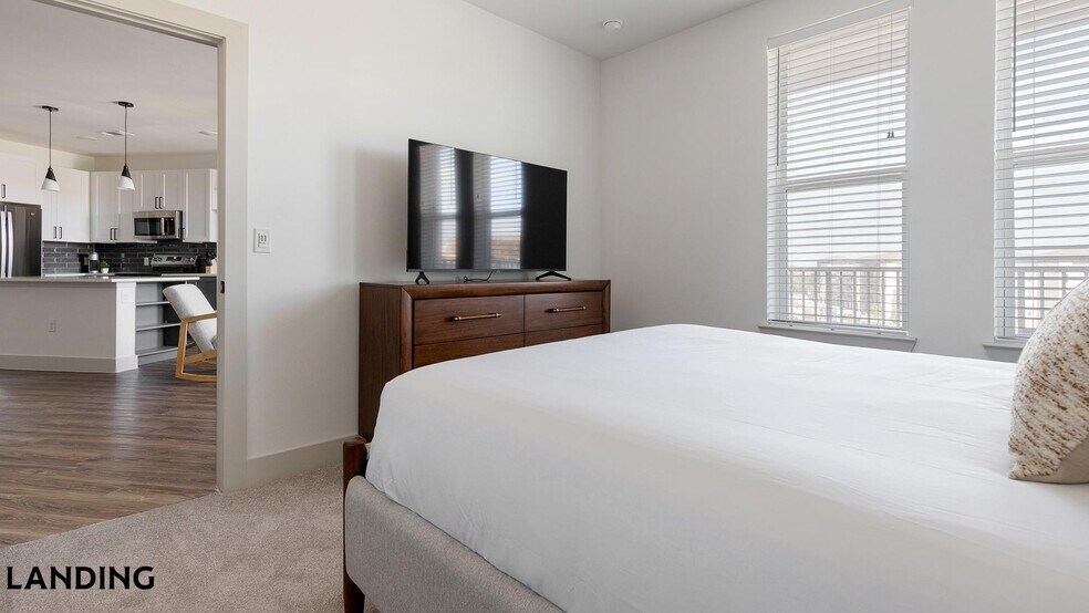 Building Photo - 18111 La Cantera Terrace
