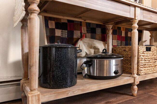 Building Photo - 38 Exeter Rd