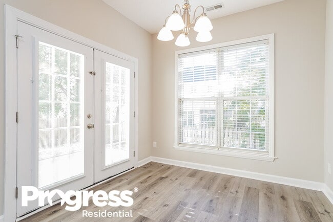 Building Photo - 1932 Shadow Glen Dr