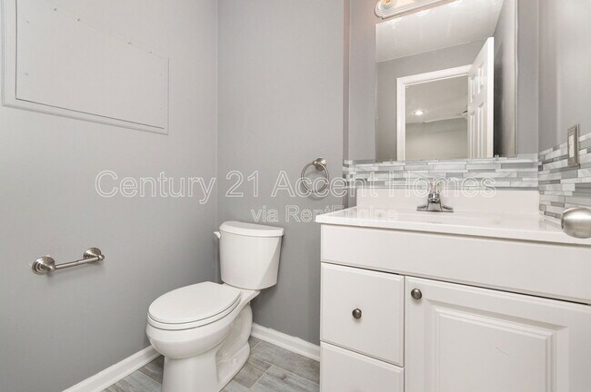 Building Photo - 2514 S Arlington Mill Dr