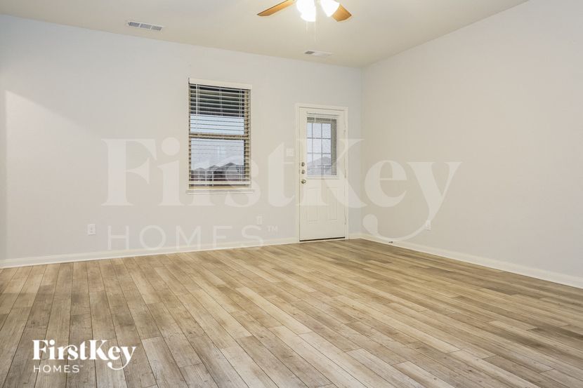 Building Photo - 133 Yorktown Ct